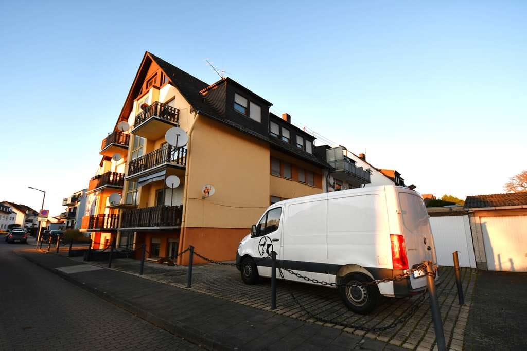 Immobilie in Sankt Sebastian - Attraktives Mehrfamilienhaus mit 8 Wohneinheiten & 8 Garagen - großes Entwicklungspotenzial - Bild 2