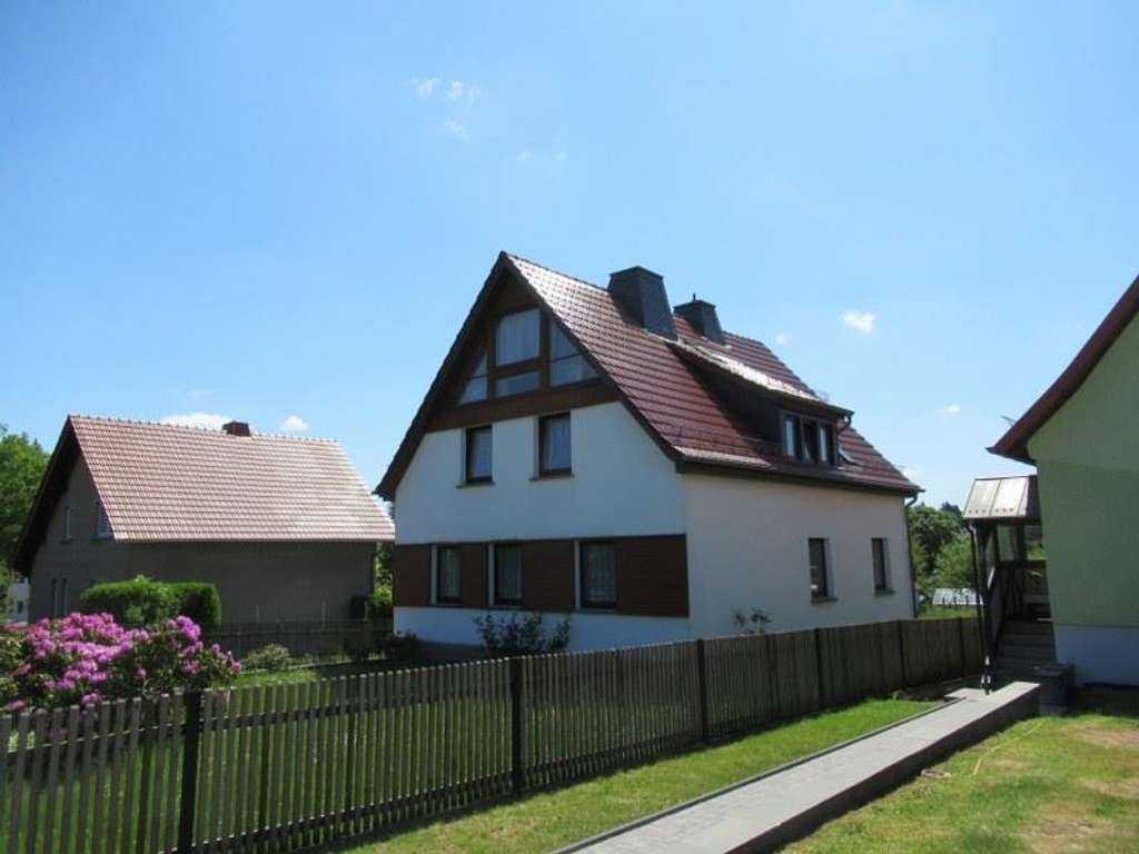 Immobilie in Friedrichroda - Idyllisches Massivhaus mit weitläufigem Garten - Bild 1