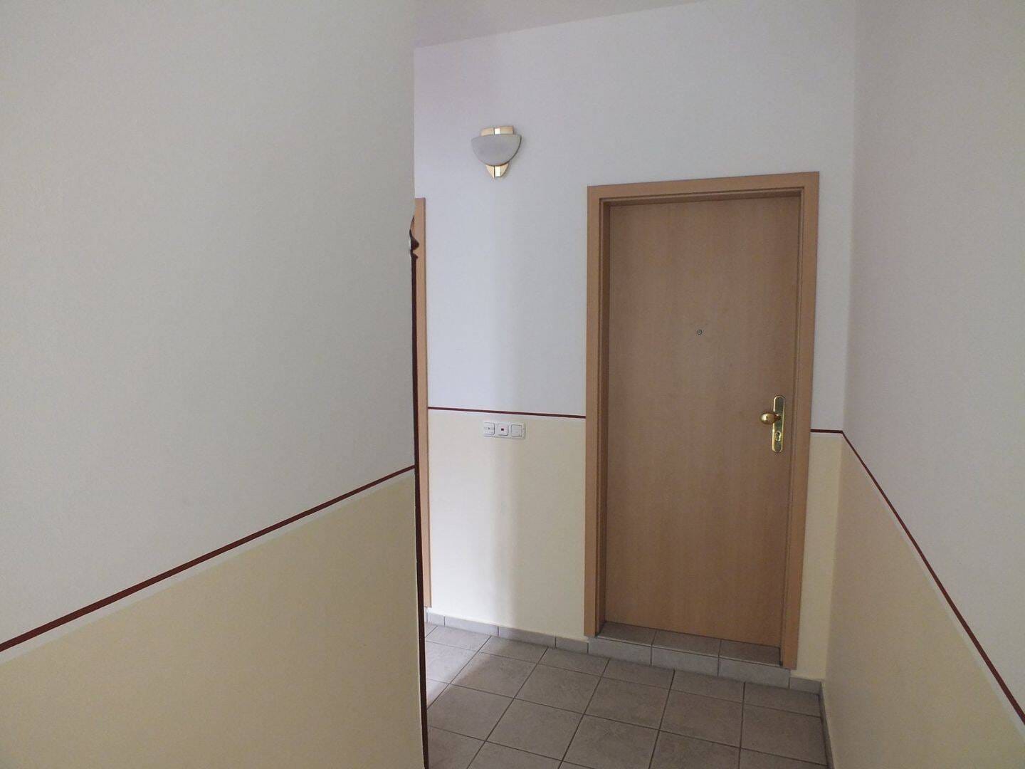 Immobilie in Hartmannsdorf bei Kirchberg - Leerstehende, helle 2-Raumwohnung mit EBK in Kirchberg! Denkmalschutz! - Bild 4