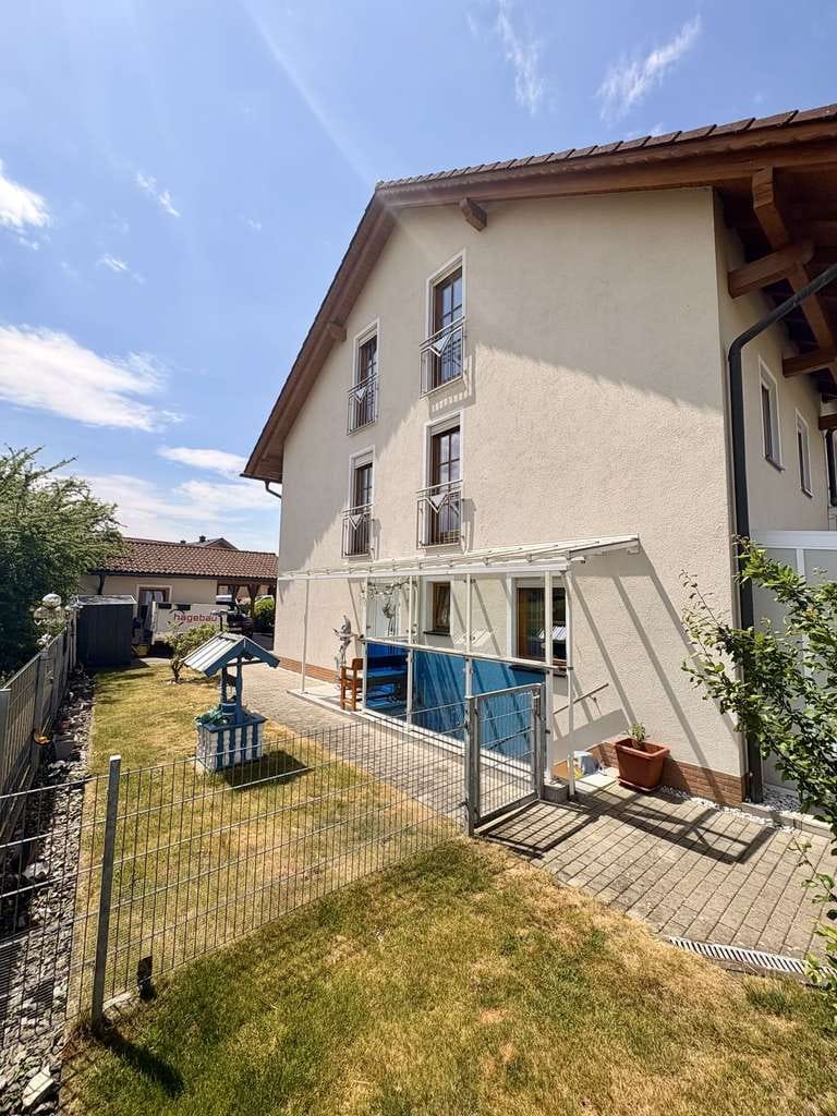 Immobilie in Schöllnach - Familientraum mit bezauberndem Garten!! Reiheneckhaus in idyllischer Ortsrandlage von Schöllnach - Bild 2