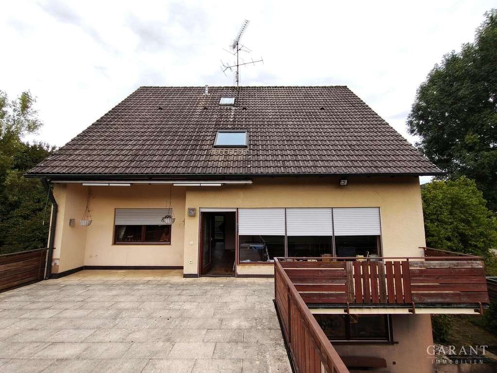 Immobilie in Simmelsdorf - Großzügiges Einfamilienhaus mit über 230 qm Wohnfläche und herrlichem Garten in Simmelsdorf - Bild 1