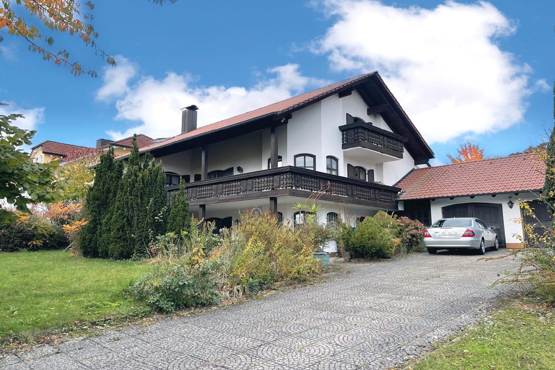 Immobilie in Pfaffenhofen an der Ilm - AIGNER - Repräsentatives Einfamilienhaus mit großzügigem Grundstück in Pfaffenhofen! - Bild 0