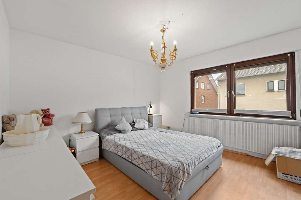 Immobilie in Rheinbach - Großzügiges Einfamilienhaus mit weitläufigem Garten, Einbauküche und potenzial für Mehrgenerationen - Bild 4