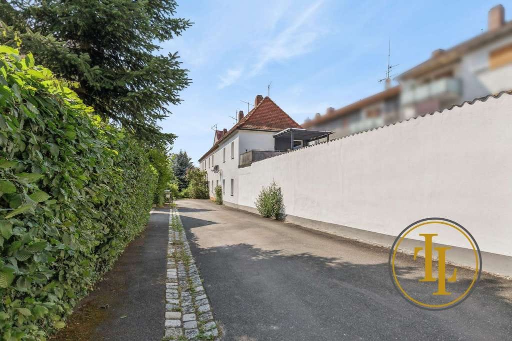 Immobilie in Stegaurach - Sanierte 2-Zimmer-EG-Wohnung mit EBK im ruhigen 4-Parteien-Haus – Ideal als Anlage oder Eigennutz! - Bild 2