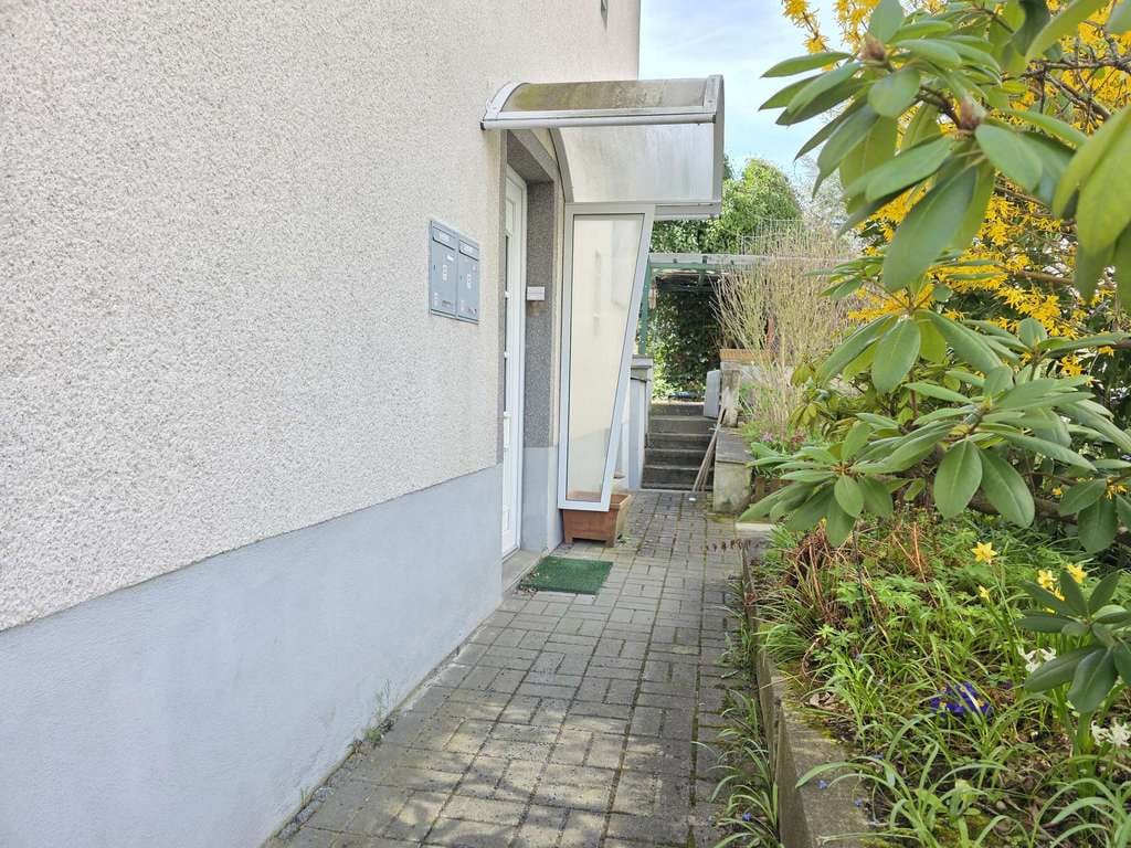 Immobilie in Coburg - Solides Wohnhaus mit Entwicklungspotenzial in Stadtlage - Bild 2