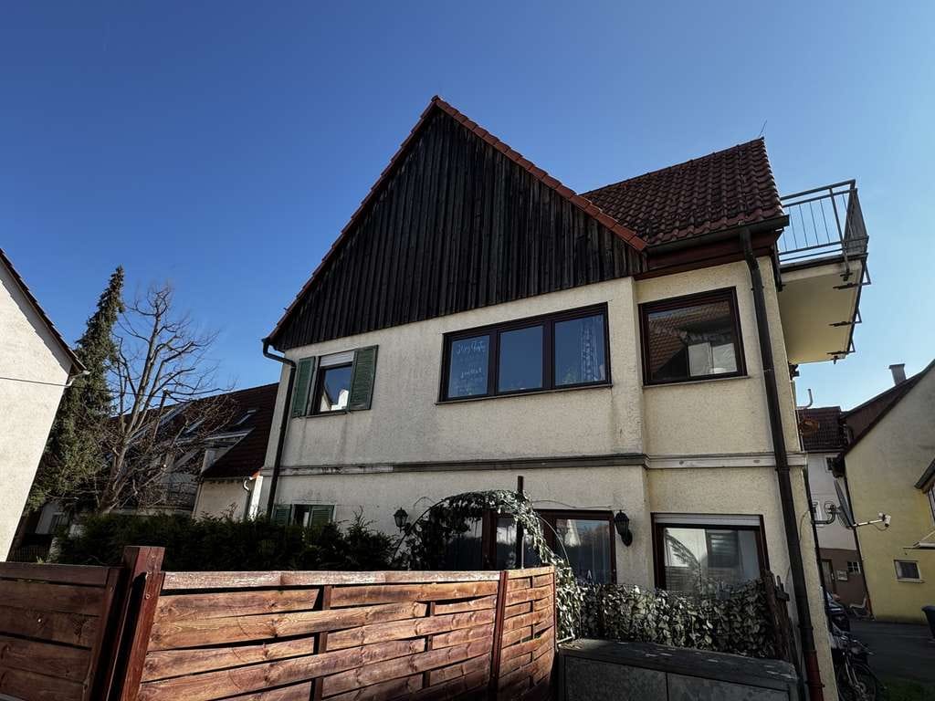 Immobilie in Ostfildern - Mehrgenerationenhaus mit 2 Wohneinheiten, Hobbyraum, Keller und 2 KFZ-Außenstellplätzen - Bild 3