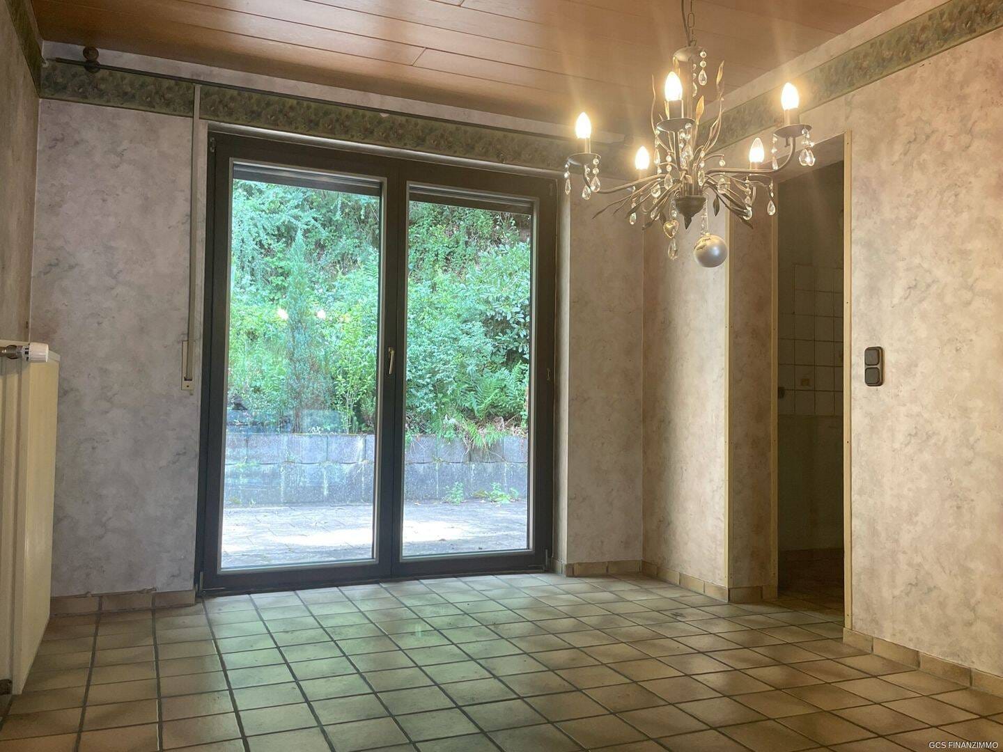 Immobilie in Kordel - Doppelhaushälfte mit Weitblick für die junge Familie - ruhige Lage, Terrasse, Balkon und Garage - Bild 2