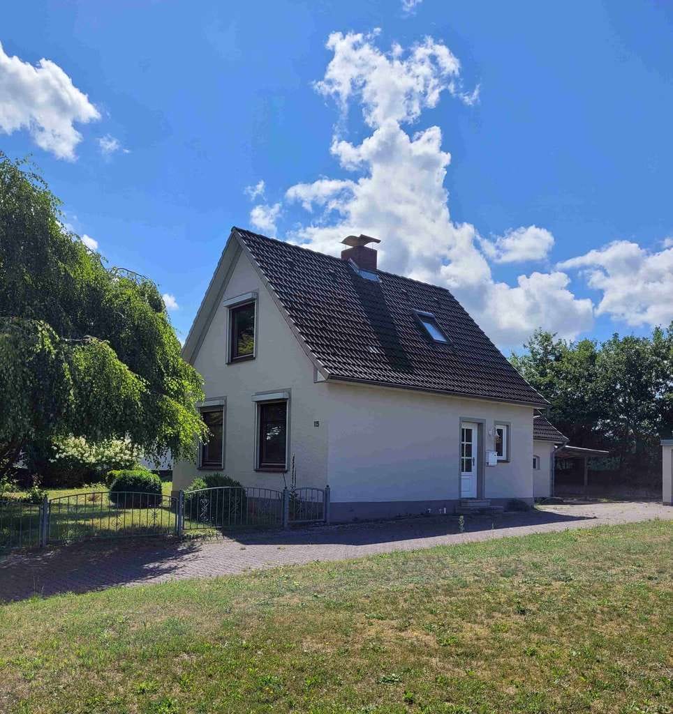 Immobilie in Moorrege - Charmantes Einfamilienhaus auf großzügigem Grundstück in begehrter Lage von Moorrege - Bild 0