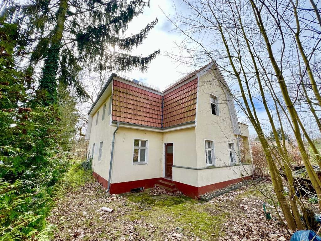Immobilie in Glienicke/Nordbahn - Sanierungsbedürftige Villa und oder zwei Wohnungen in Glienicke Nordbahn - Bild 1