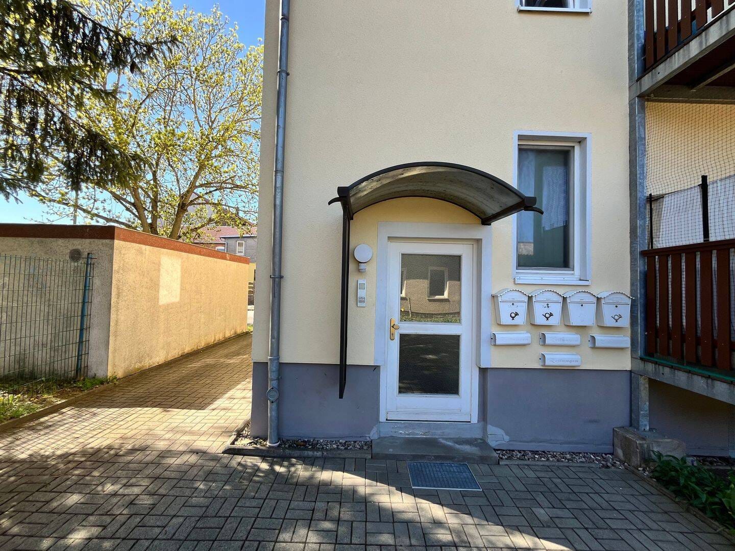 Immobilie in Eisenach - vermietete Eigentumswohnung, 3-ZKB im Hochparterre mit Balkon und Stellplatz - Bild 2