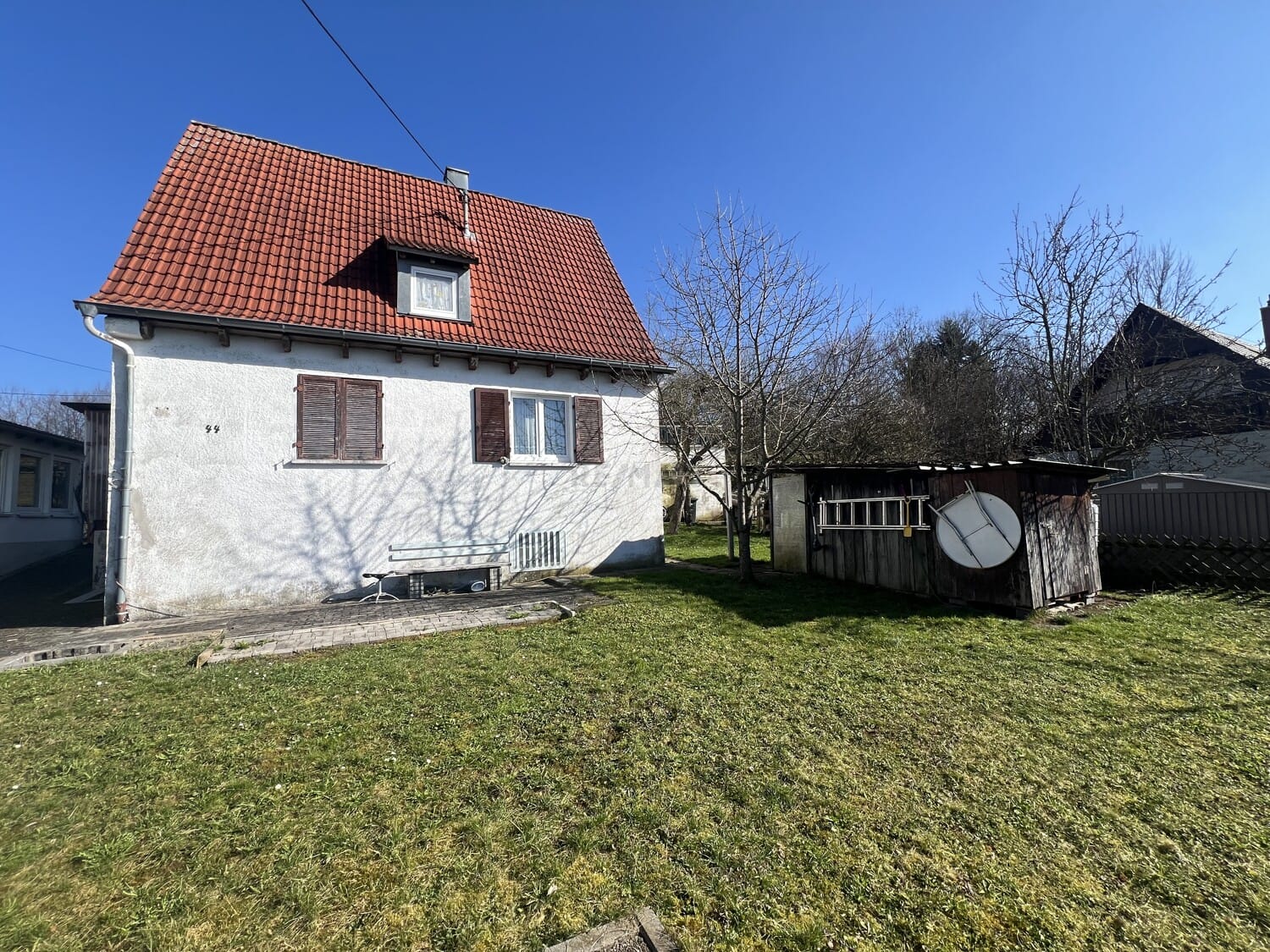Immobilie in Donzdorf - Familiäres Wohnen am Ortsrand! Hier kann Kinderlachen einziehen - Bild 0