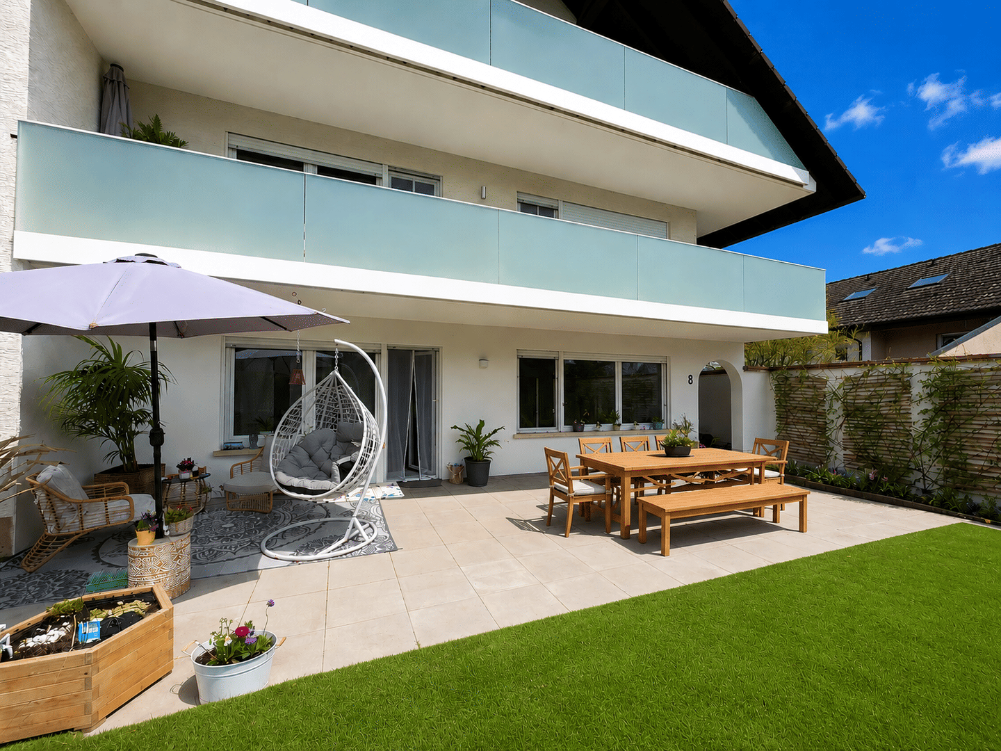 Immobilie in Schöllkrippen - 3 Wohneinheiten+Appartement+Fernsicht+Solar+Bezugsfertig - Bild 1