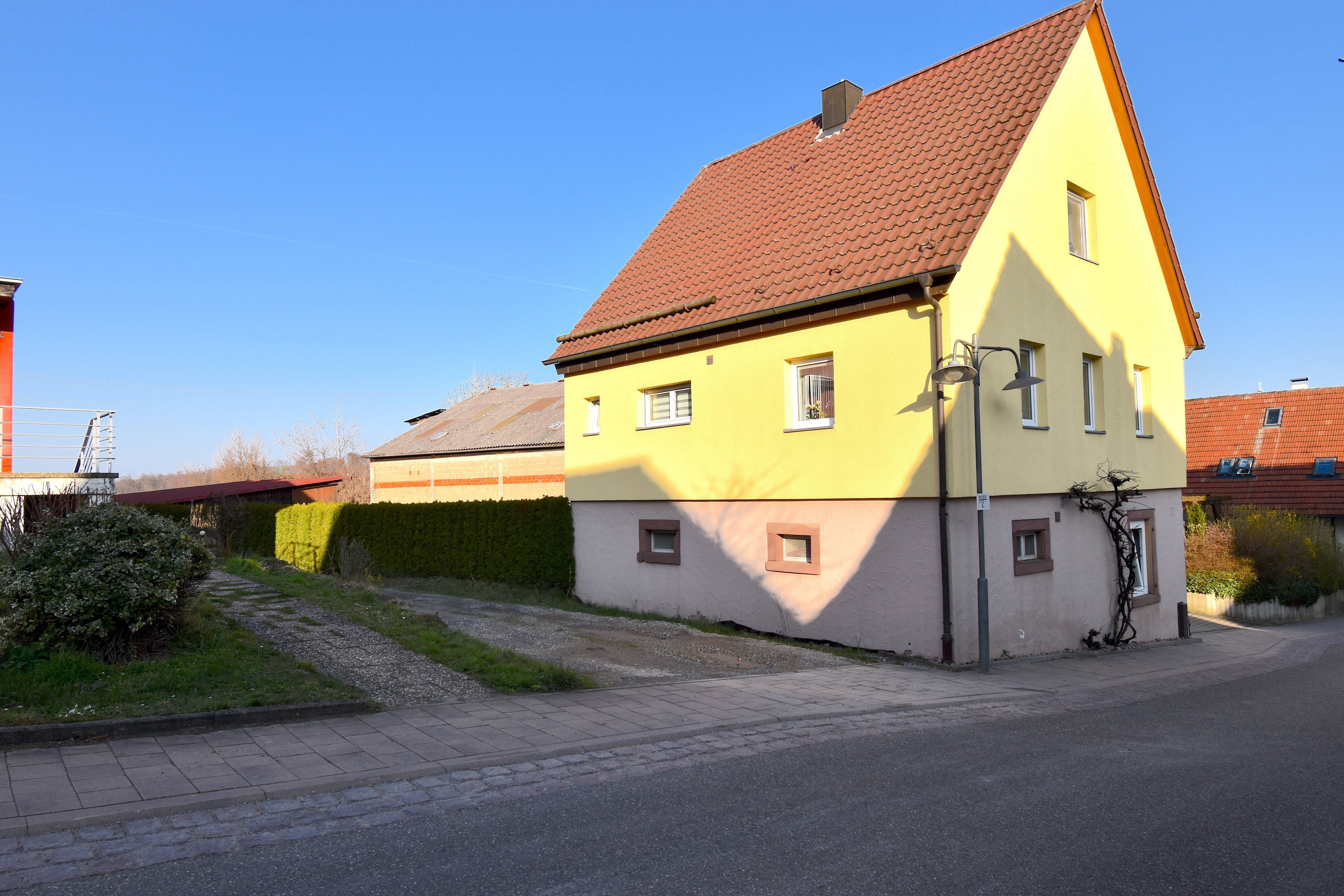 Immobilie in Wiernsheim - Haus mit Pferdestall bzw. 2.Baufenster - Bild 0