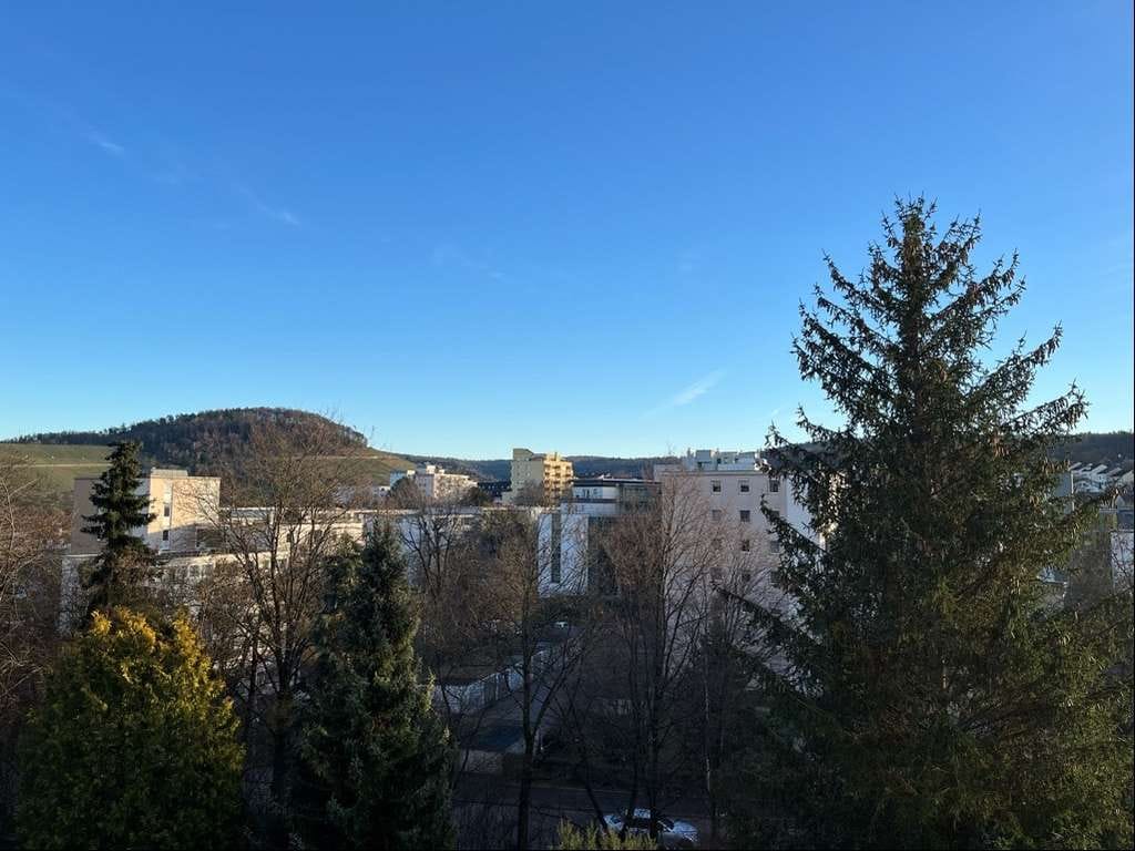 Immobilie in Winnenden - WI-Schelmenholz: Freie 3-Zimmer-Wohnung im 2.Stock mit großem Balkon! - Bild 0