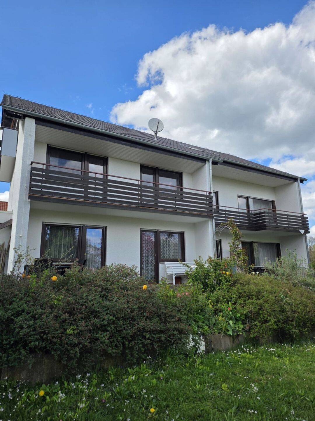 Immobilie in Gschwend - Attraktive Kapitalanlage: Gepflegtes Mehrfamilienhaus mit 7 Wohneinheiten & Außenflächen - Bild 1