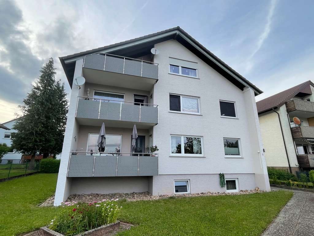 Immobilie in Althengstett - Attraktives 3-Familienhaus auf großem Grundstück ! - Bild 0