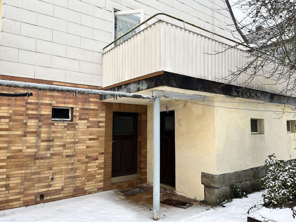 Immobilie in Ebern - Familienfreundliches Haus mit Garage u. Garten in ruhiger Lage, viel Platz: 6 Zimmer, Küche, 2xBad/ - Bild 4