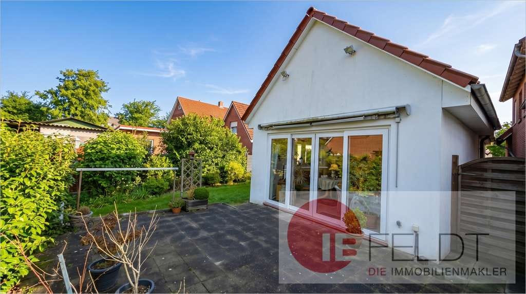 Immobilie in Otterndorf - Nordsee-Kleinod in der Altstadt für Urlaub oder Wohnen: Haushälfte mit Anbau, Terrasse & Gartenidyll - Bild 3