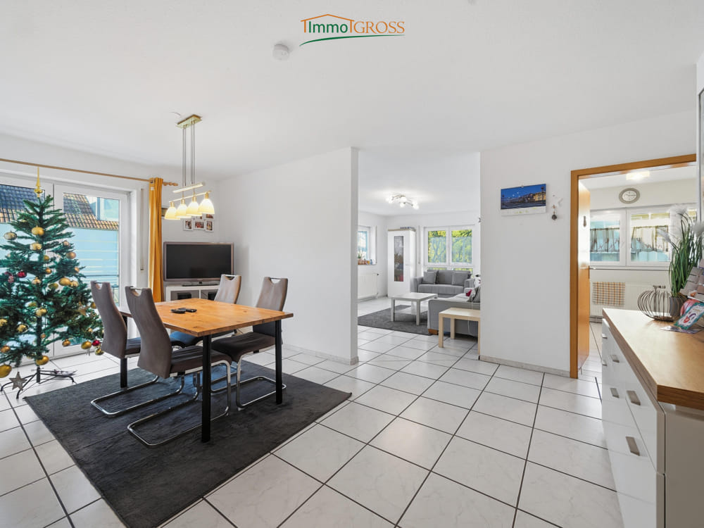 Immobilie in Weil am Rhein - Helle 3,5-Zimmer-Wohnung mit zwei Balkonen im 1. OG - Ideal für Paare & Familien - Bild 3