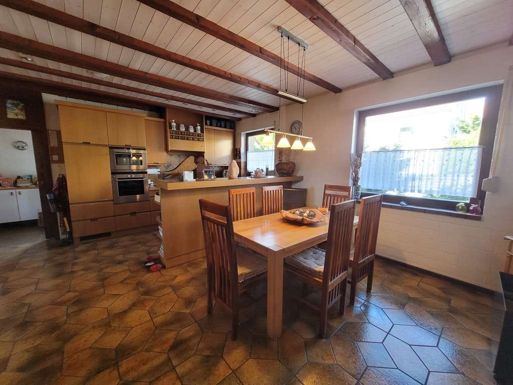 Immobilie in Kirchheim - Viel Platz für die ganze Familie - gepflegtes Wohnhaus mit Garten, Galerie und Einliegerwohnung! - Bild 3