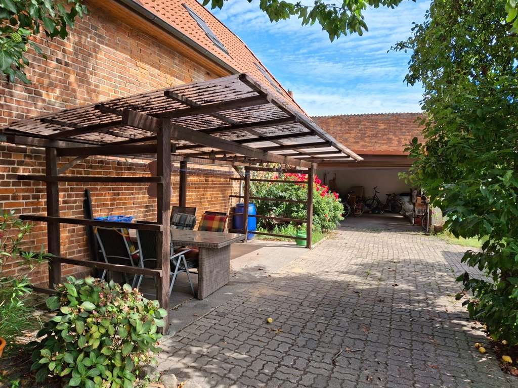 Immobilie in Hagenow - Attraktives Stadthaus mit 2-3 Wohnungen , mit eigner Zufahrt und Hof - Bild 1