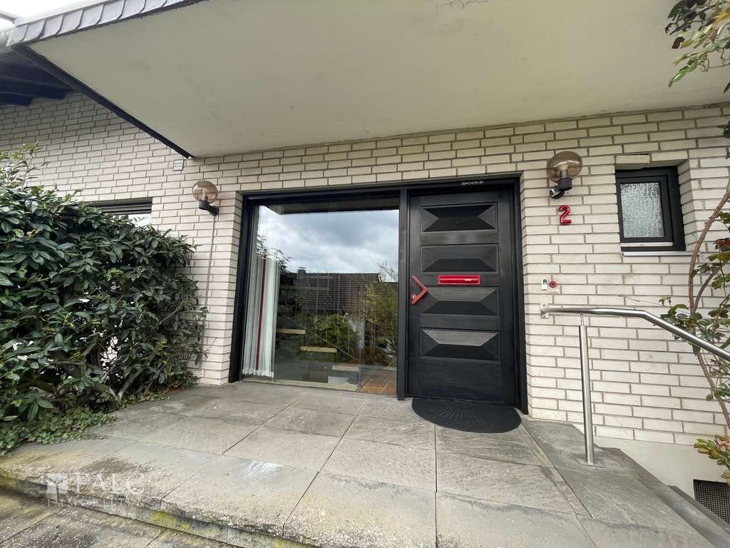 Immobilie in Overath - Wohnen mit Mehrwert: Haus mit Einliegerwohnung und Garten - Bild 2