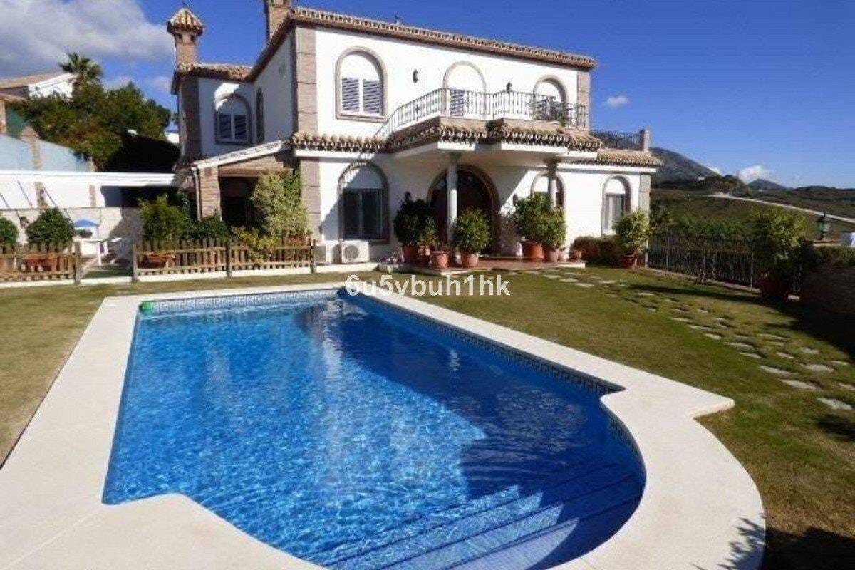 Immobilie in Wietzendorf - Charmante dreistöckige Villa im andalusischen Stil, südlich ausgerichtet - Bild 3