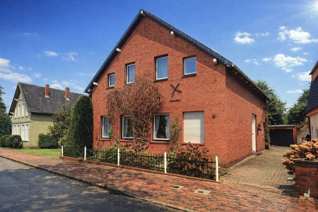 Immobilie in Varel - MARKTANPASSUNG!
Historisches Wohnhaus von 1911: Authentischer Charme & zeitlose Substanz-ZENTRAL-VA - Bild 1