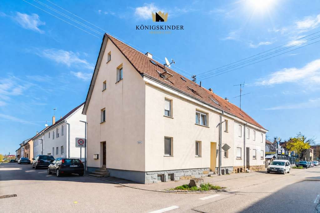 Immobilie in Bönnigheim - Mehrfamilienhaus mit freier EG-Wohnung und zusätzlicher Nutzfläche in Bönnigheim - Bild 0