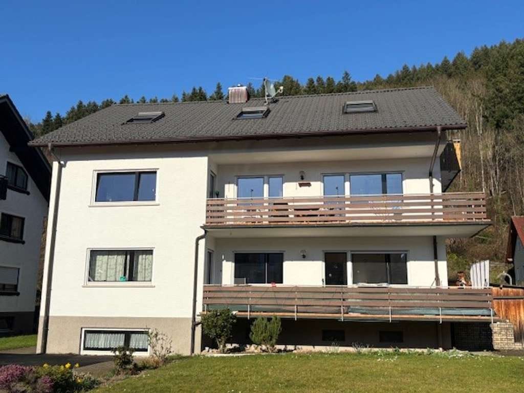 Immobilie in Haslach im Kinzigtal - 4 Zimmer Dachgeschoss - Wohnung mit Blick ins  Kinzigtal - Bild 0