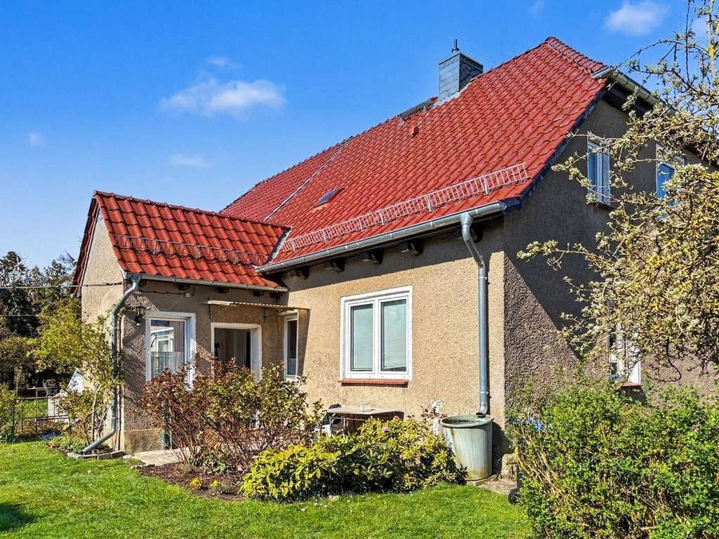 Immobilie in Dummerstorf - Sanierbare Doppelhaushälfte auf großem Grundstück in familiärer Umgebung von Prisannewitz - Bild 0