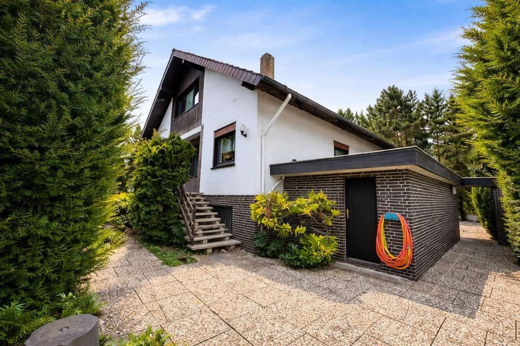 Immobilie in Königslutter am Elm - Großzügiges Wohnhaus mit viel Platz & Potenzial im Herzen von Königslutter - Bild 1