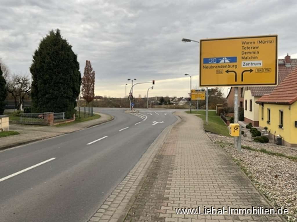 Immobilie in Stavenhagen - Mehrfamilienhaus mit drei Wohnungen !!! - Bild 3