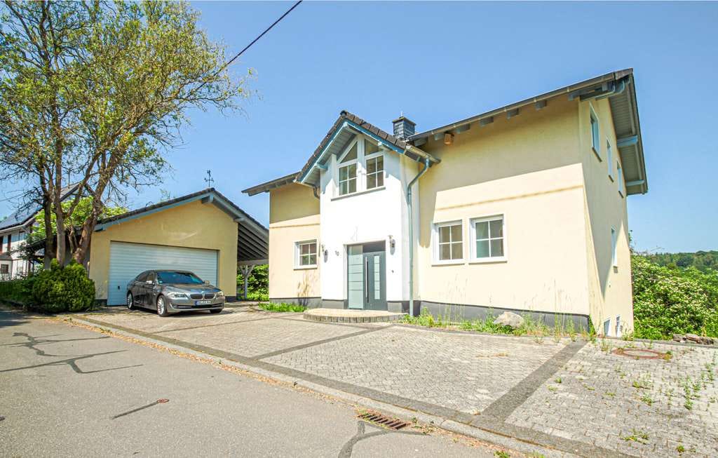 Immobilie in Bürdenbach - Sofort bezugsfrei: Gepflegtes Einfamilienhaus mit ELW – nur 10 min. bis zur A3! - Bild 1