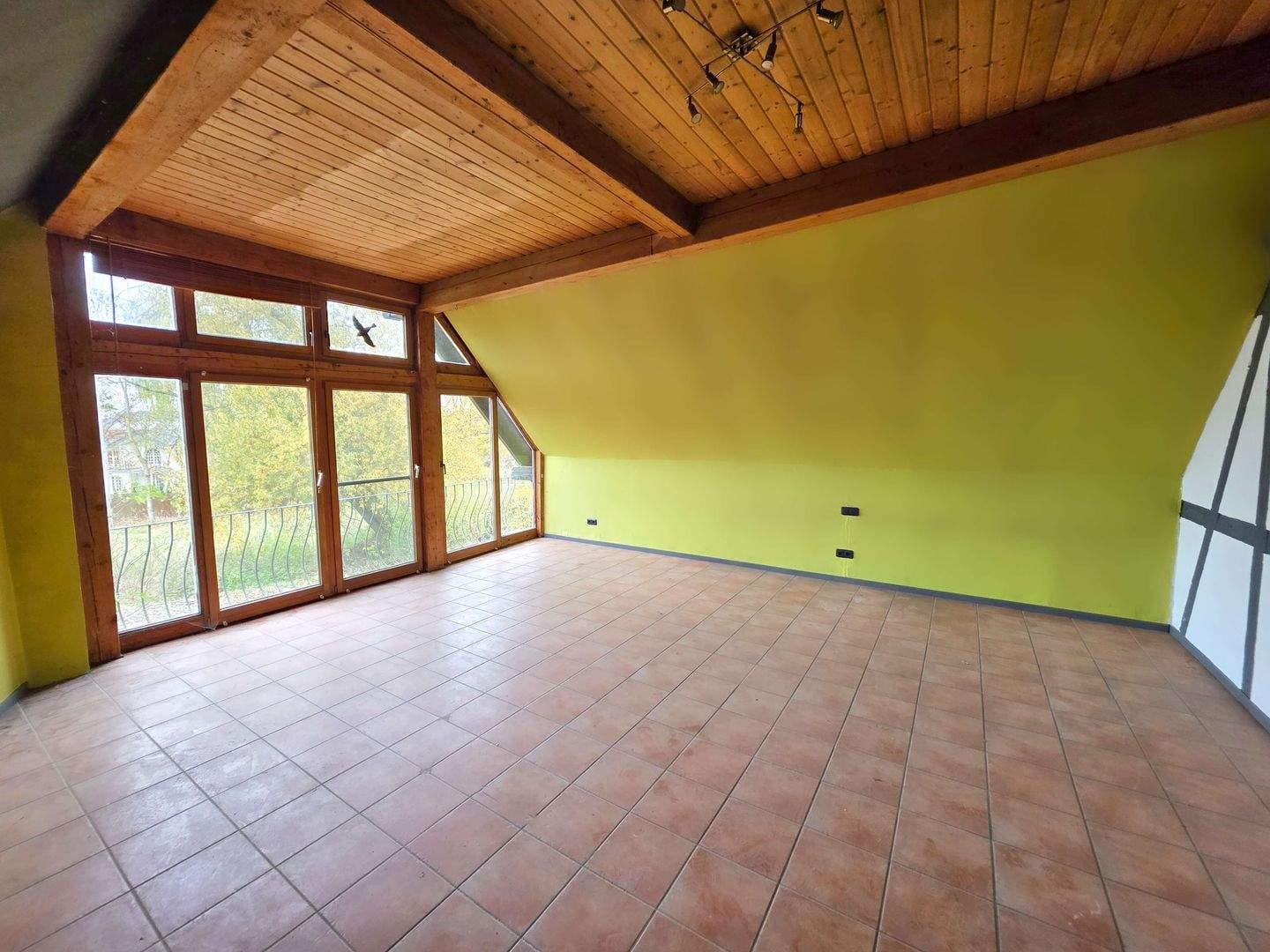 Immobilie in Söhrewald - Charmantes Fachwerkhaus mit individuellem Wohnpotenzial - Bild 3
