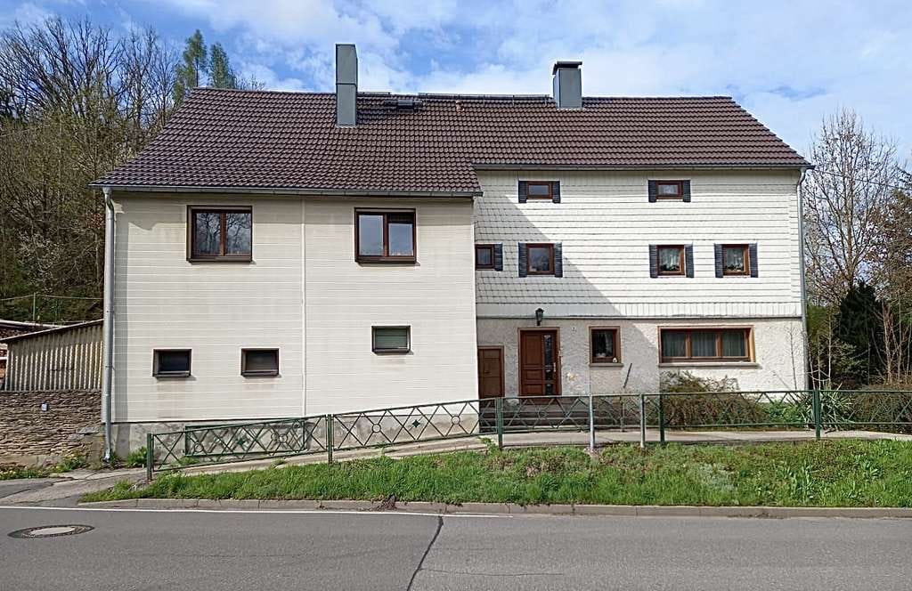 Immobilie in Mulda/Sachsen - Einfamilienhaus mit Potential - Wohnen am Helbigsdorfer Bach mit ausbaufähigem Dachgeschoss - Bild 0