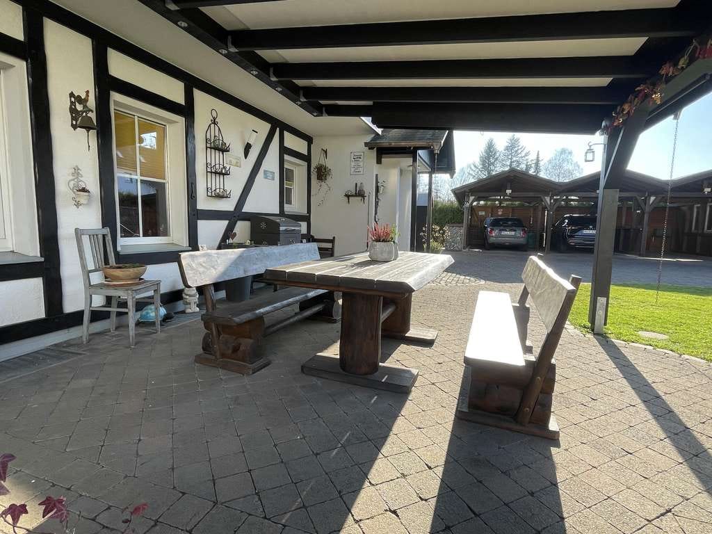 Immobilie in Neuenrade - Modernisiertes Einfamilienhaus mit großzügigem Grundstück - Bild 1