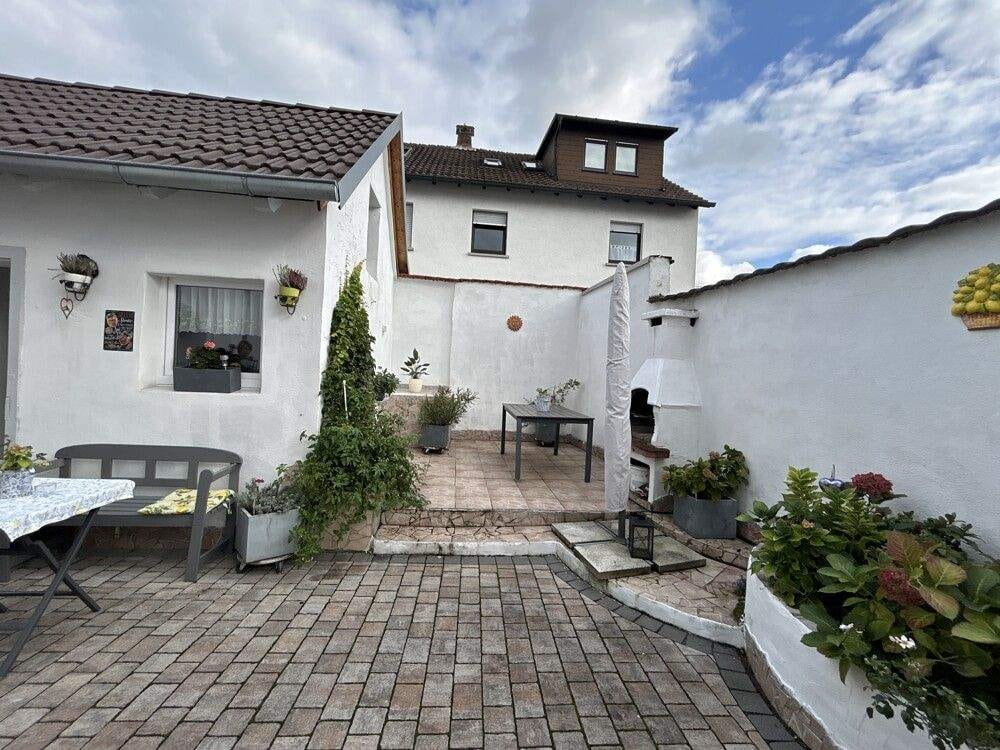Immobilie in Sulzbach am Main - Charmantes Wohnhaus mit Garage und schönem Hof - Bild 2