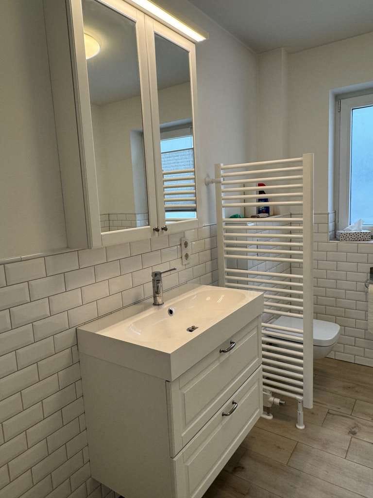 Immobilie in Stollberg/Erzgebirge - Haus im Haus ! Traumwohnung mit EBK, Balkon, Terrasse, Privatgarten, Topaussicht & Ausstattung. - Bild 3