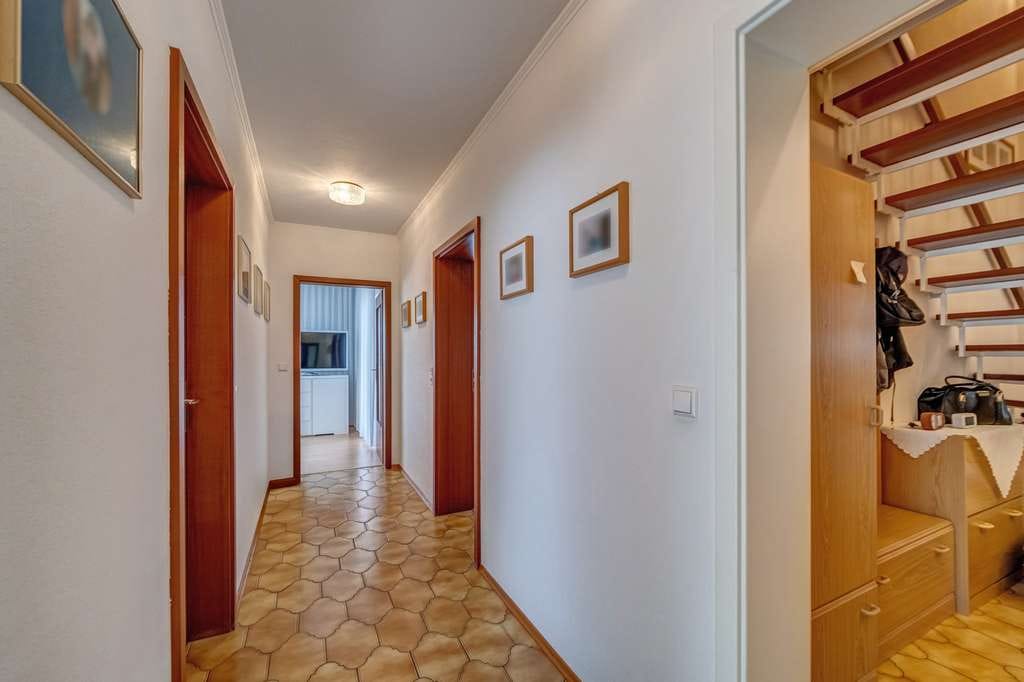 Immobilie in Kirchardt - Großzügiges Haus mit separater Einliegerwohnung und großem Garten in Kirchardt - Bild 3