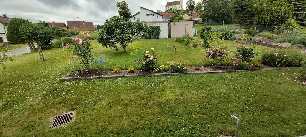 Immobilie in Pleystein - Großes Wohnhaus mit weitläufigem Garten und Garage - Bild 4
