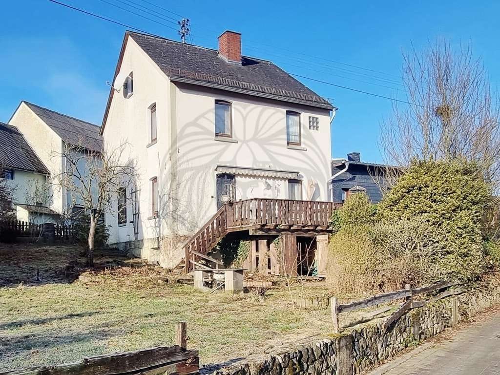 Immobilie in Borod - Borod: -für Handwerker- renovierungsbedürftiges Einfamilienhaus mit Werkstatt und Garagen - Bild 1