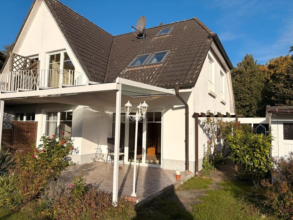 Immobilie in Putbus - Charmante Doppelhaushälfte auf 980 m² Grundstück – sofort frei - Bild 0