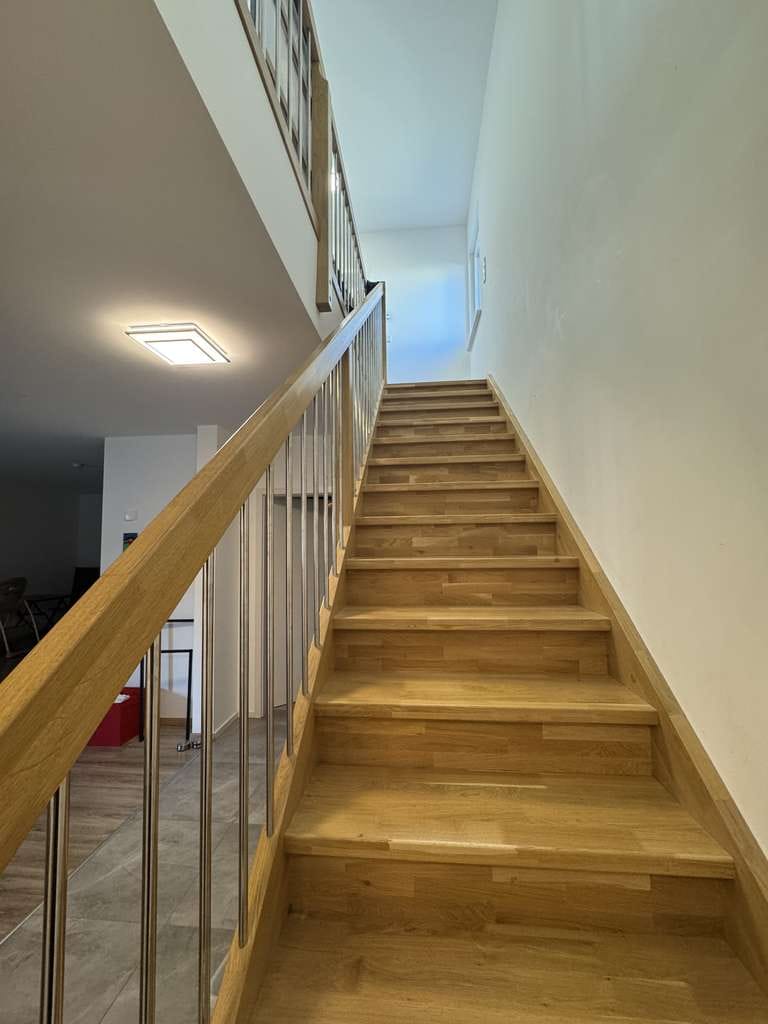 Immobilie in Attenhofen - Modernes KfW-Einfamilienhaus mit PV-Anlage, Batteriespeicher, Wallbox & sehr niedrigen Energiekosten - Bild 3