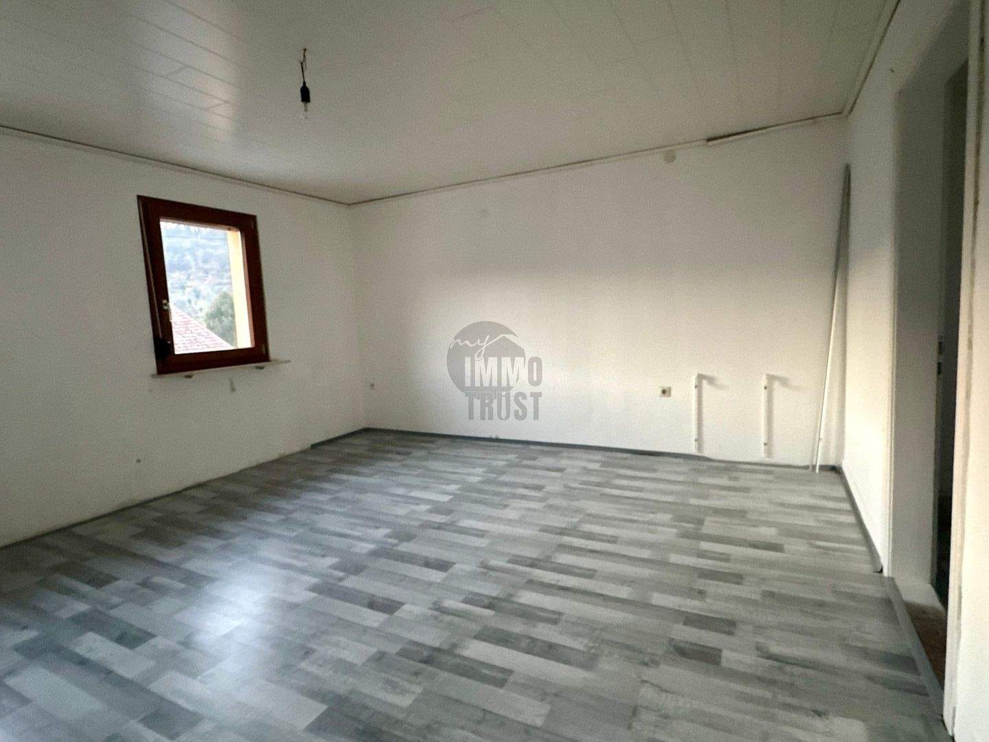 Immobilie in Wertheim - ENDLICH RAUS AUS DER MIETE - EIGENES HAUS MIT TERRASSE, BALKON UND GARAGE - Bild 4