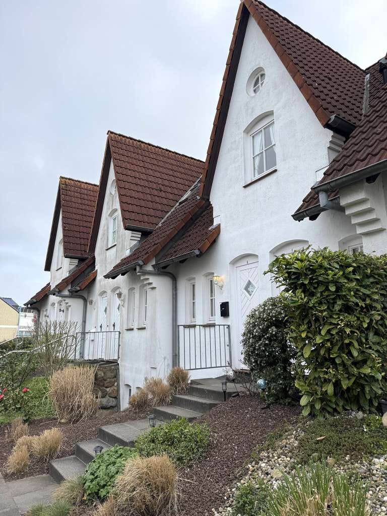 Immobilie in Grömitz - VIEL PLATZ FÜR IHRE FAMILIE - Zauberhaftes Reihenhaus in ruhiger, grüner und strandnaher Lage! - Bild 2