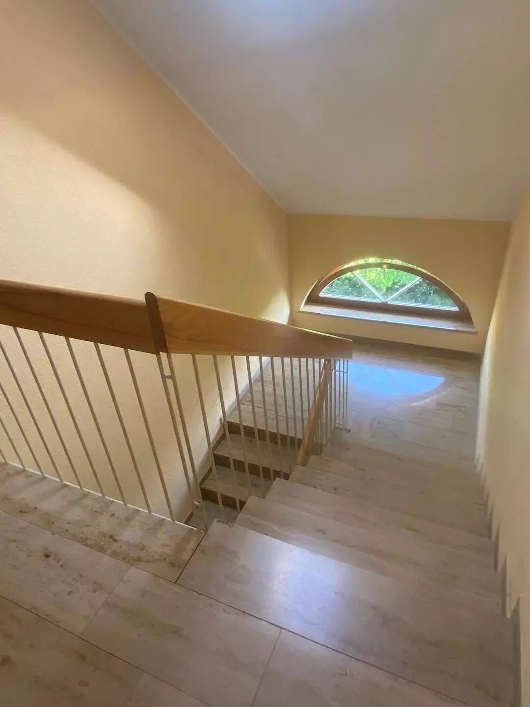 Immobilie in Waldheim - 2-Zimmer-Eigentumswohnung mit Dachterrasse und traumhaftem Weitblick in Waldheim – Ihr neues Zuhause wartet (sofort bezugsfrei)! - Bild 2