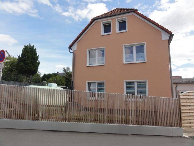 Immobilie in Schauenstein - Einfamilienhaus mit kleinem Garten und Doppelgarage - Bild 1