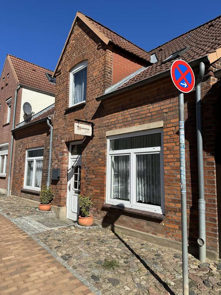 Immobilie in Dassow - Toll saniertes Stadthaus in Dassow, mit Garage und Innenhof mit Nebengelass in top Lage zu verkaufen - Bild 0