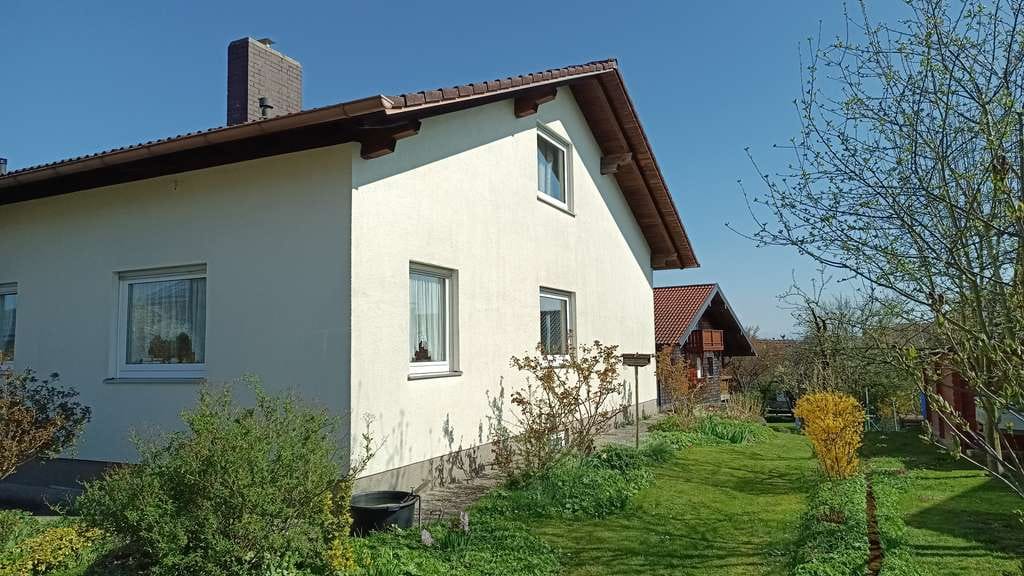 Immobilie in Kirchweidach - Sehr schönes Einfamilienwohnhaus mit großem ausbaufähigem Dachgeschoss und Einliegerwohnung - Bild 1